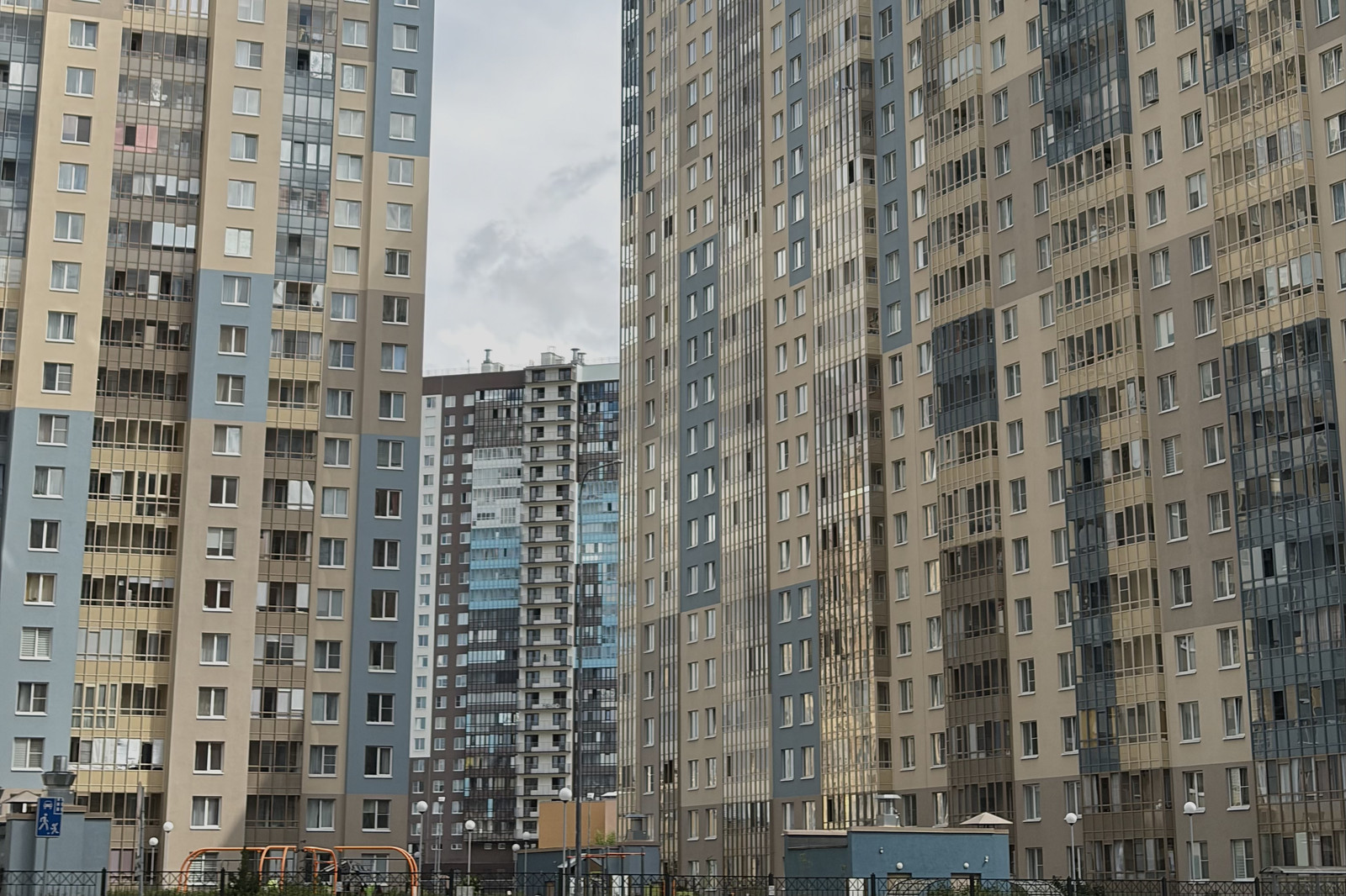 Двор жилого комплекса