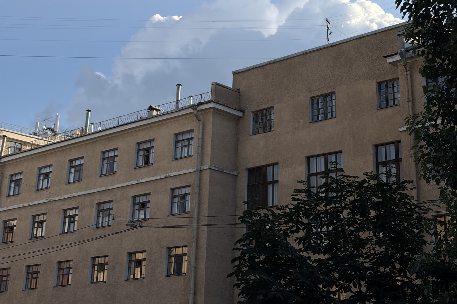 Старое здание