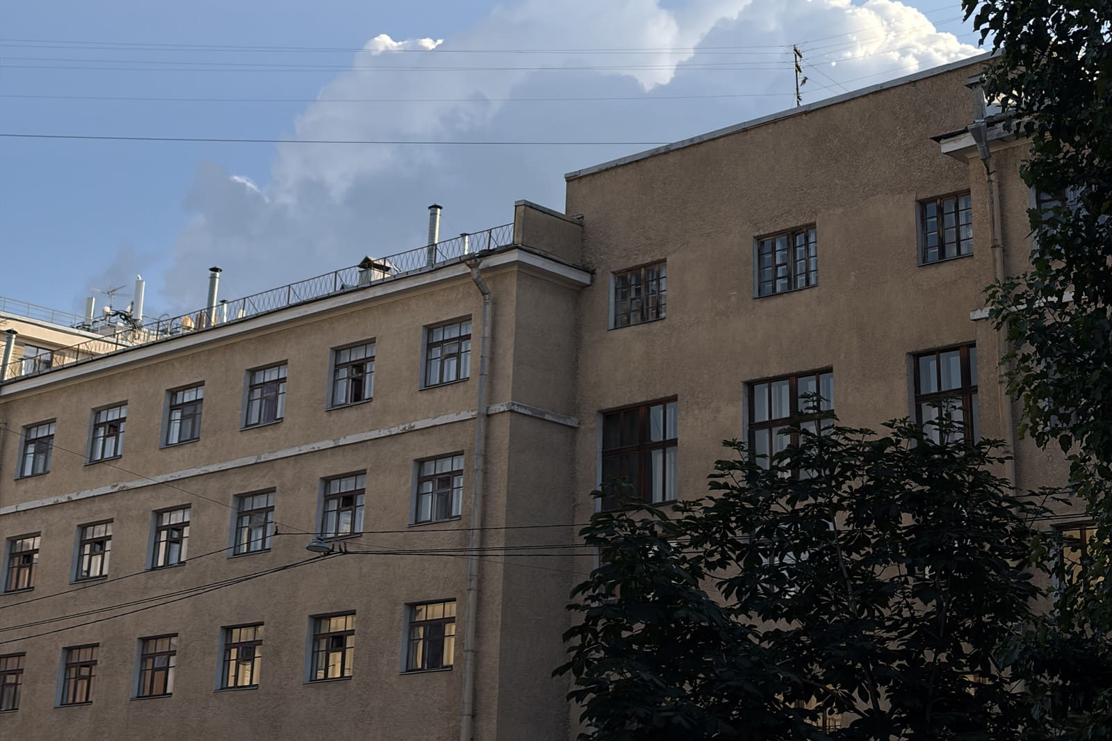 Старое здание
